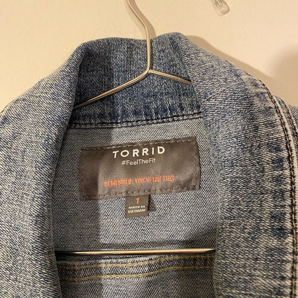 Torrid vintage stretch fitted denim vest size 1 - Picture 2 of 3